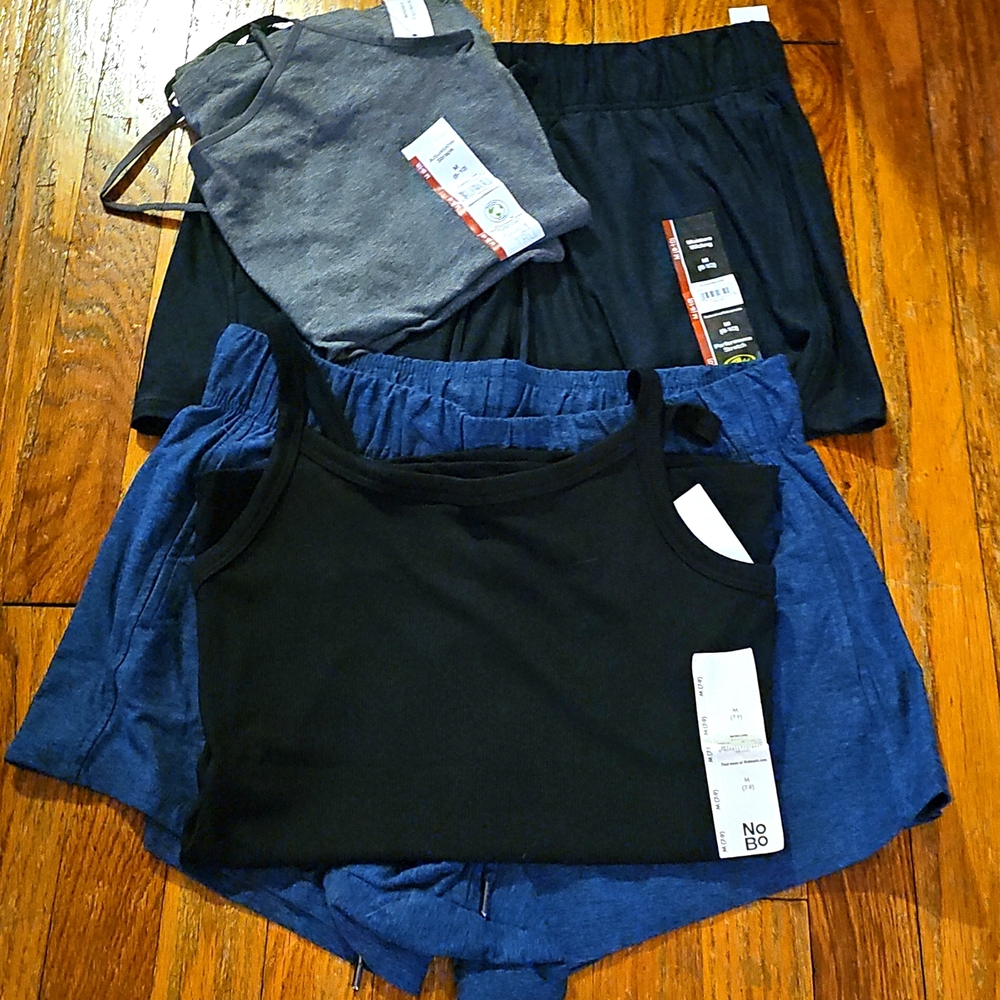 Lot Tank Tops Shorts 4 pieces 3 are New in Size M Workout Exercise